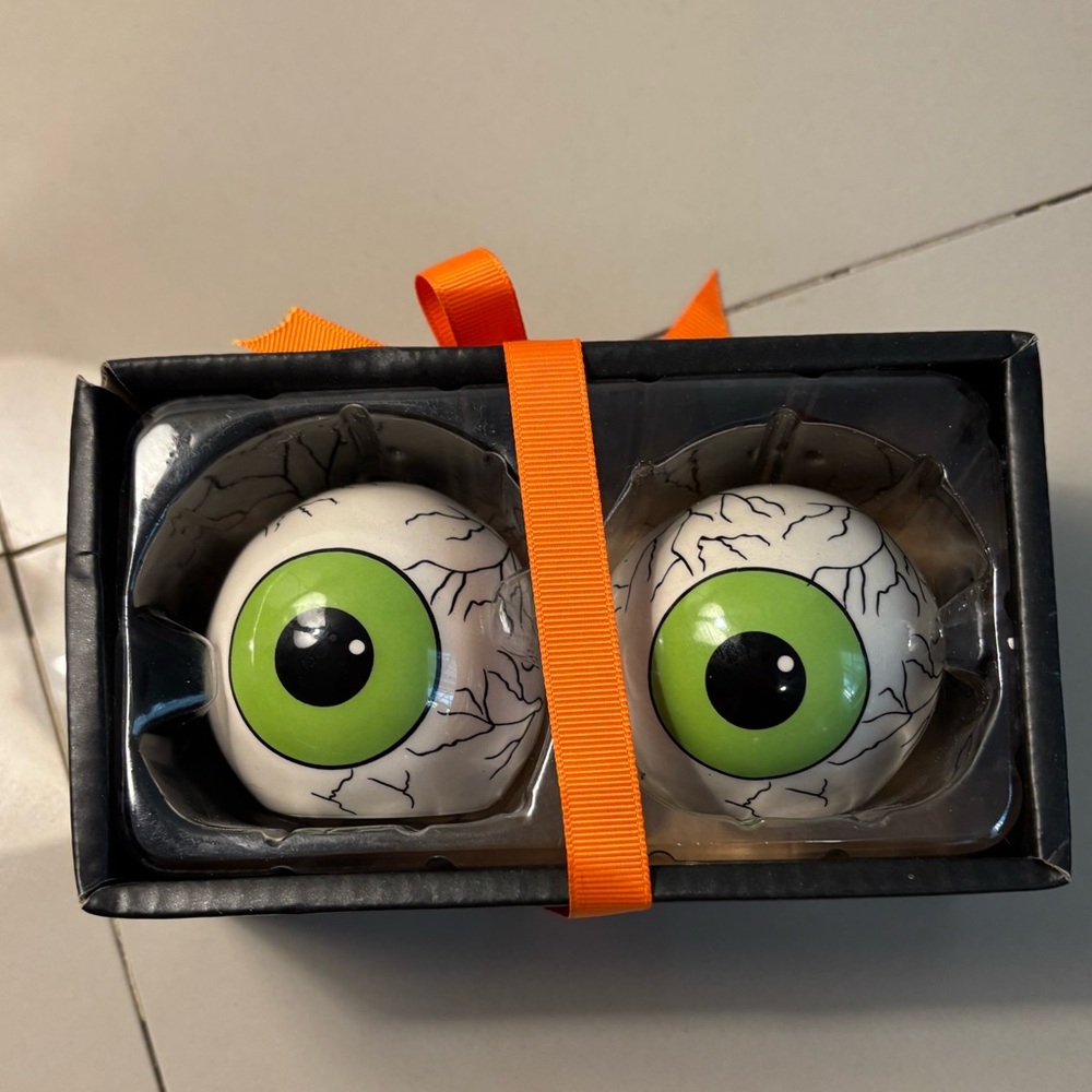 Blue Sky Clayworks Spooky Green Eyeballs Salt Pepper Shakers Set Halloween Home